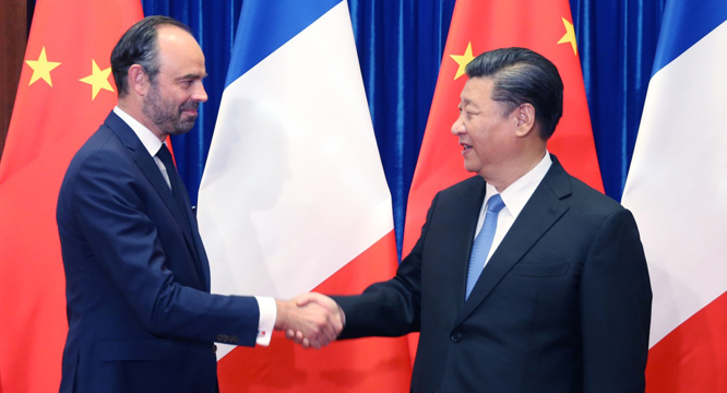 习近平会见法国总理菲利普
