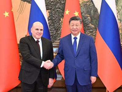 习近平会见俄罗斯总理米舒斯京